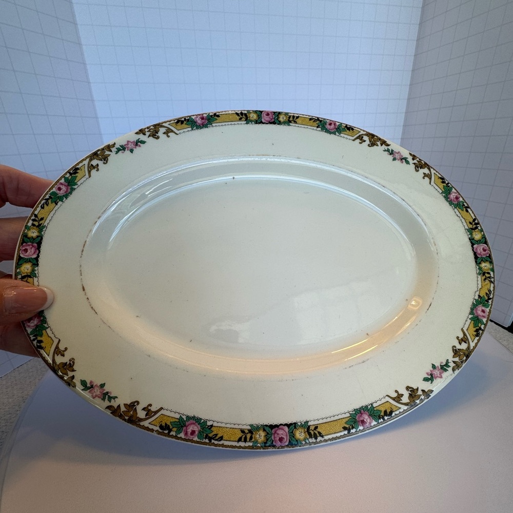 Mount Clemons Elegant Floral Trimmed Oval Platter